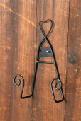 WROUGHT IRON FOLK HEART - WALL  1 PLATE HOLDER