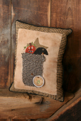 STITCHERY  PUMPKIN/CROW - PILLOW