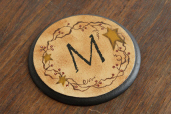 COASTER/DECORATIVE PLATE - STARRY VINE  MONOGRAM M
