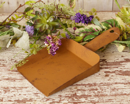 DUSTPAN - RUSTY TIN